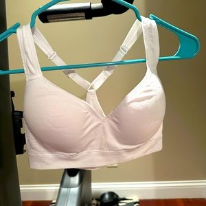 White DSG (Dick’s Sporting Goods) Sports Bra. Women’s size Medium.